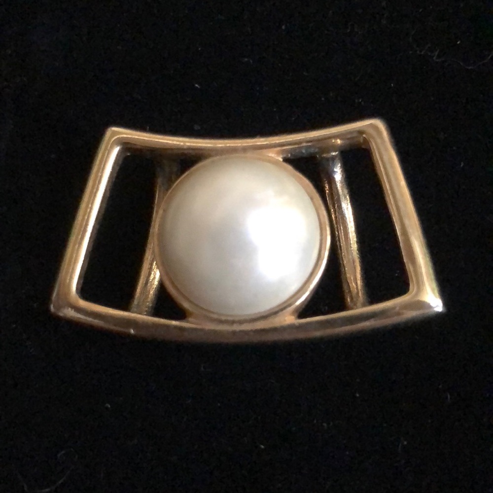 Park Lane Faux Pearl Gold Tone Pendant/Scarf Slide